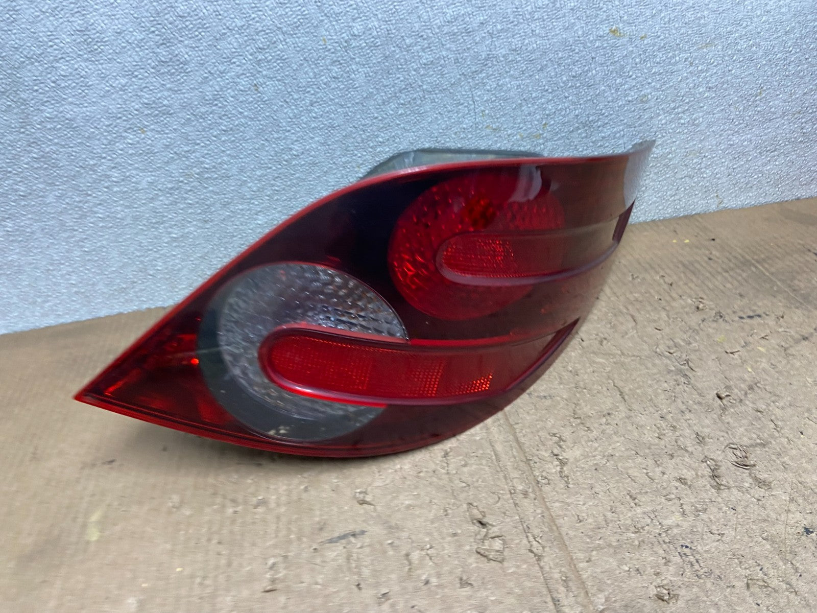 2006-2010 Mercedes W251 R-CLASS Right Passenger RH Side Tail Light AA8359 DW2