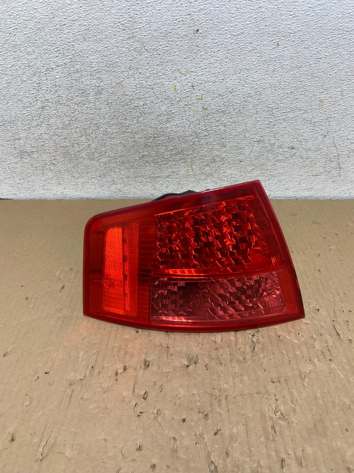 2004 to 2007 Audi A8 Sedan Left Driver LH LED Tail Light ah2778 DG0