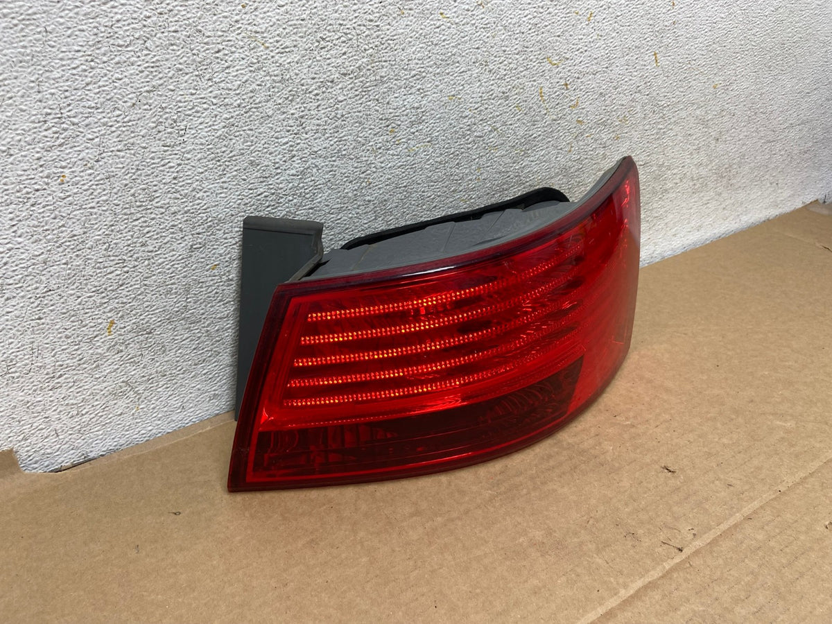2009 to 2010 Hyundai Sonata Right Passenger Side Tail Light AH7746 LK1