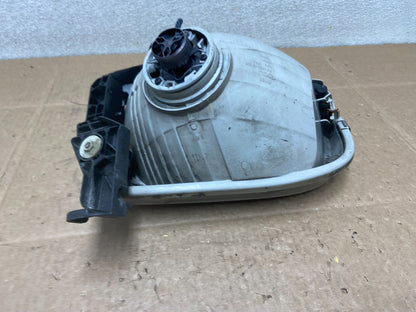 2001 to 2004 Toyota Sequoia Right Passenger RH Side Headlight Halogen Y8803 DW6