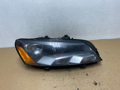 2012-2015 Volkswagen Passat Right Passenger RH Halogen Headlight AG2450 DW0