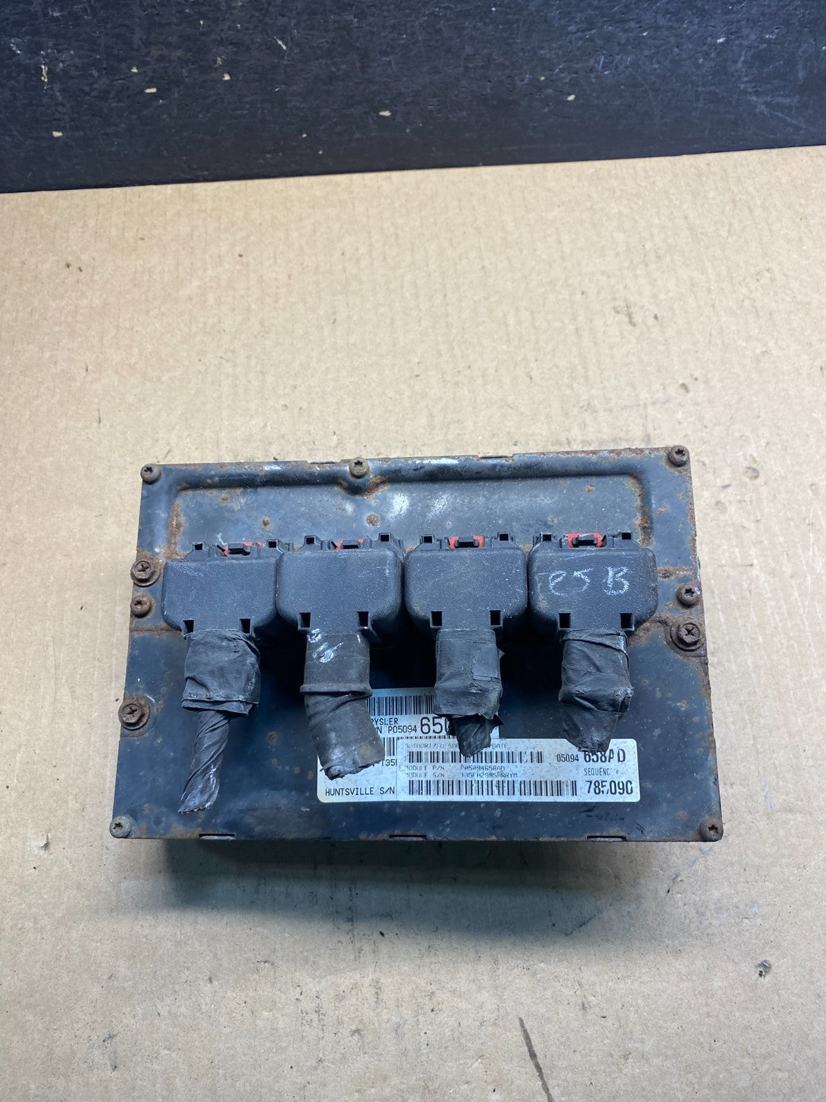 2006 Chrysler Town Country Caravan 3.3L Engine Control ECU p05094658ad AG7029 DG0
