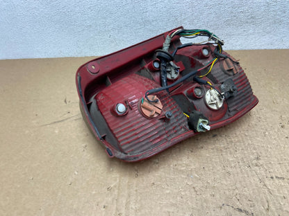2003 2004 2005 Kia Sedona Right Passenger RH Side Tail Light AG12175