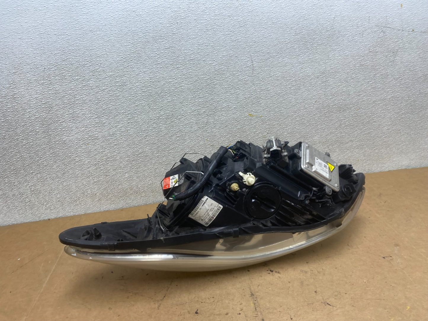2011 2012 2013 Volvo C70 Right Passenger RH Xenon HID Headlight X5502 DW5