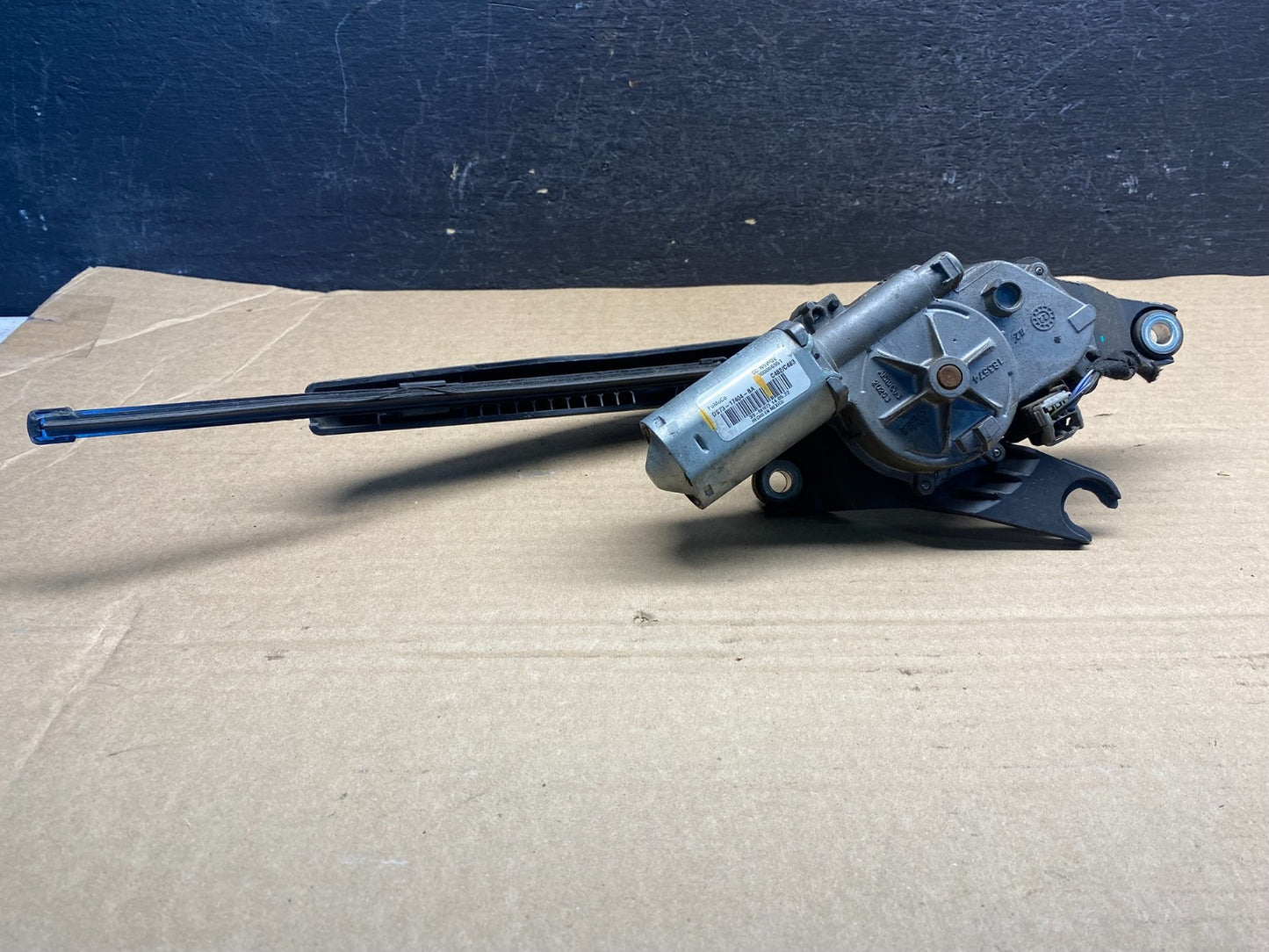 2020 to 2023 Ford Explorer Rear Windshield Wiper Motor ae0044 DG5