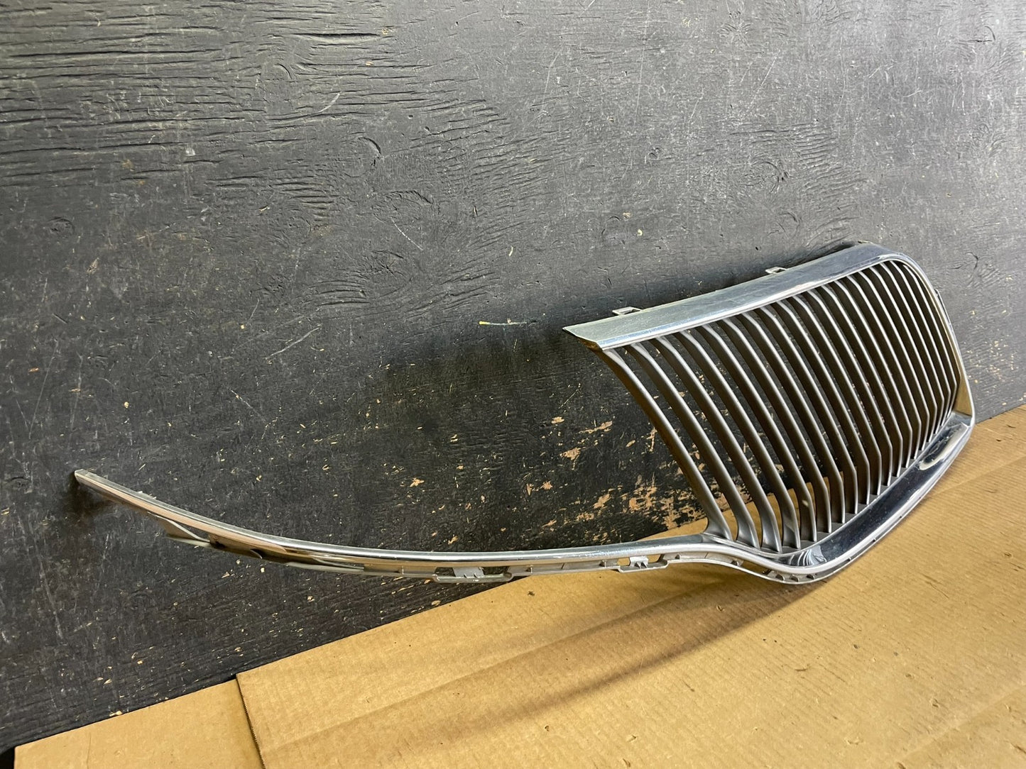 2013 to 2016 Lincoln MKT Right Passenger Side Grille Grill OEM ab2854 DG1
