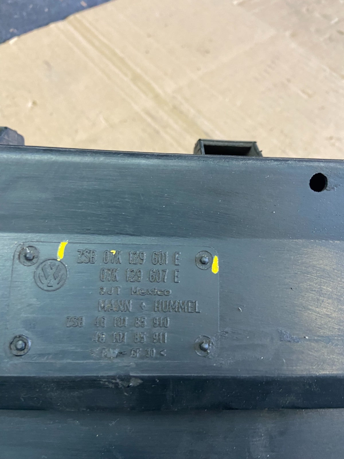 2005 to 2008 Volkswagen Jetta 2.5L Passat Jetta Engine Cover 07k129601 P8470 DG8