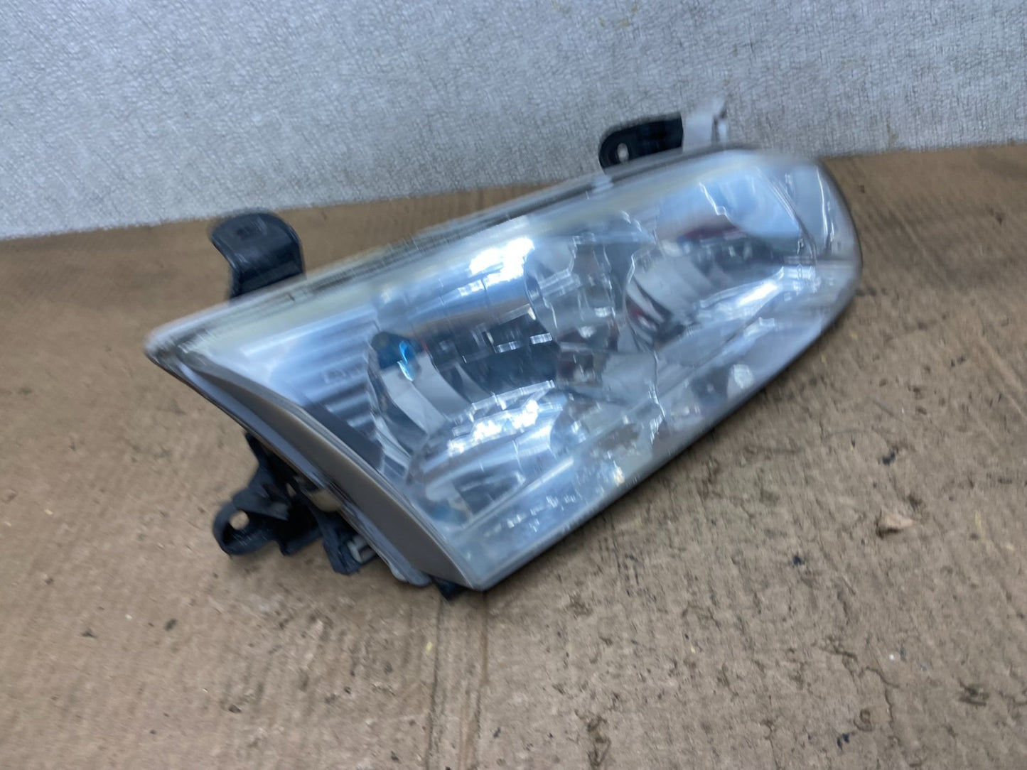 2000 to 2001 Toyota Camry Sedan Right Headlight Clear Lens AA8336 DW2