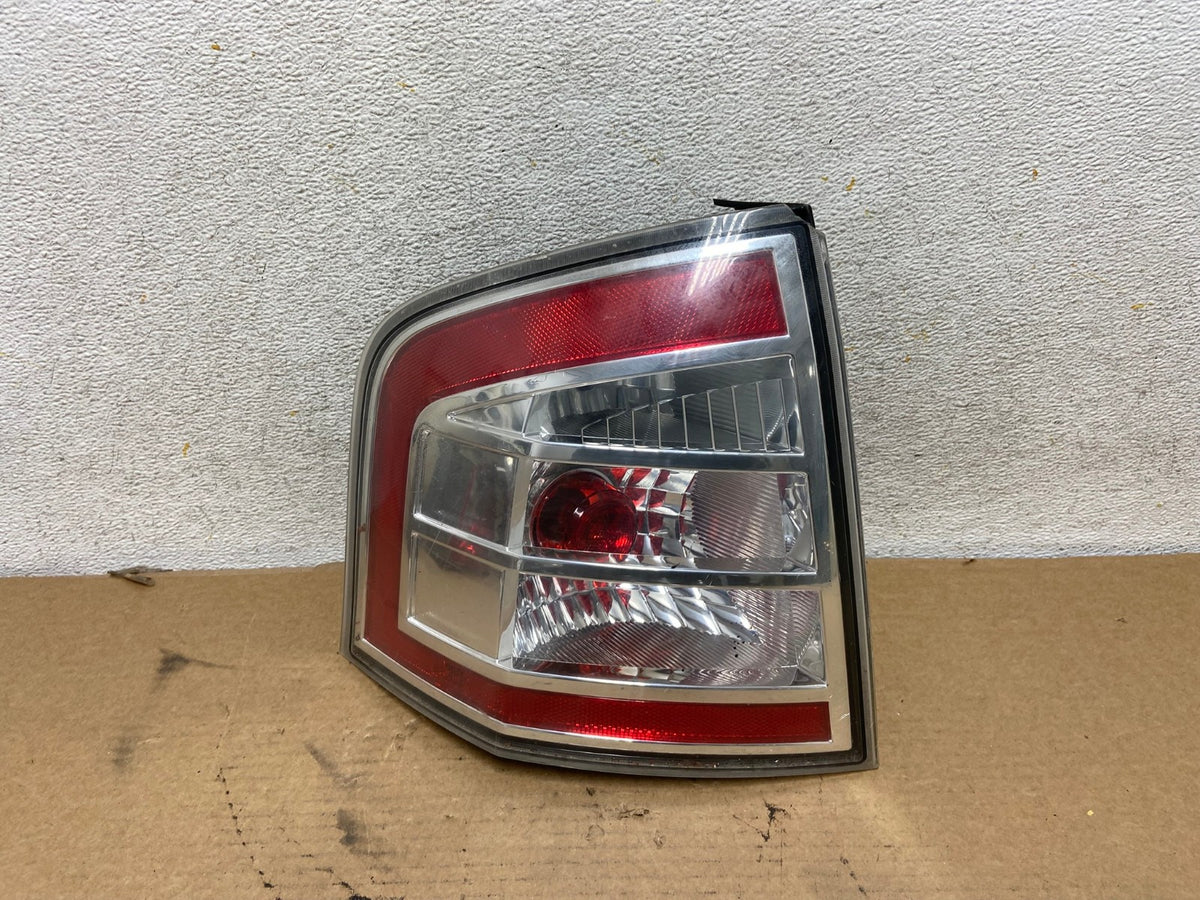 2007 to 2010 Ford Edge Tail light Left Driver Side AH4205 LK0