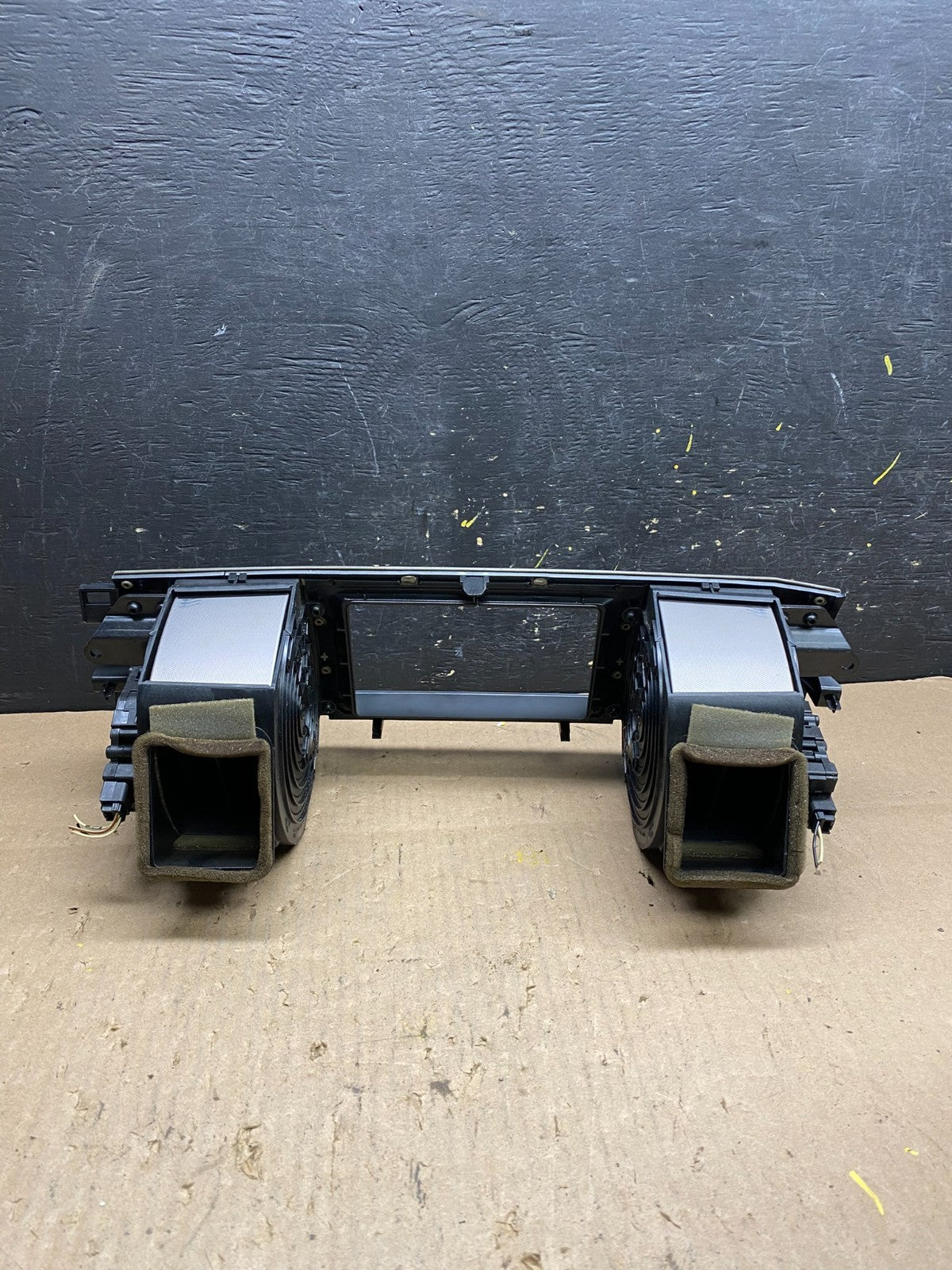 2008 to 2015 Jaguar XF Jaguar XF Center Radio Bezel Dash Air Vent t4939 DG2