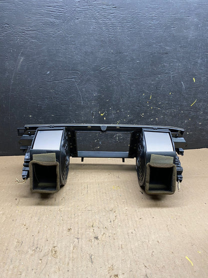 2008 to 2015 Jaguar XF Jaguar XF Center Radio Bezel Dash Air Vent t4939 DG2