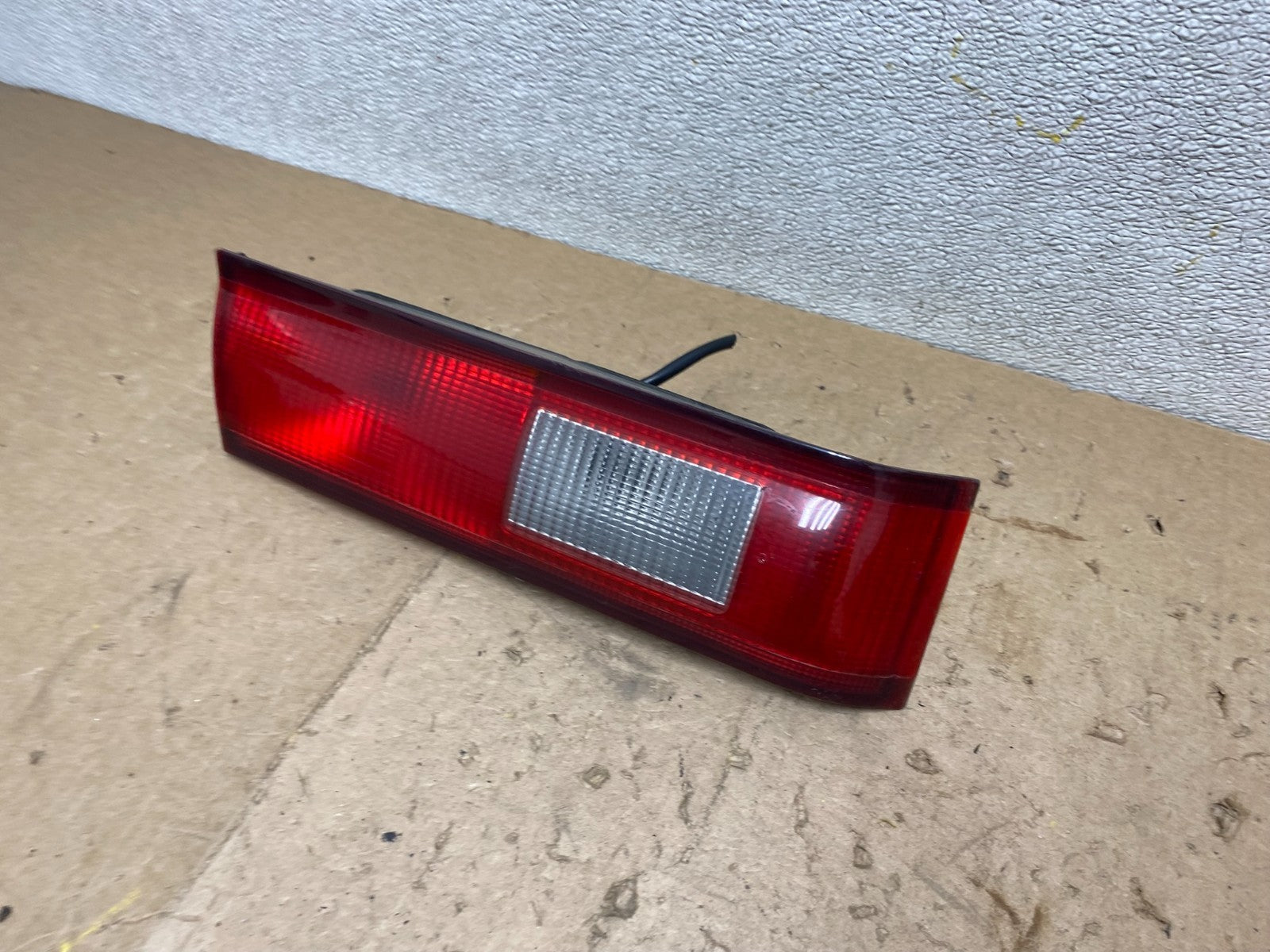 1997 1998 1999 Toyota Camry Tail Light Inner Left Driver LH Inner Oem X2300 DW1