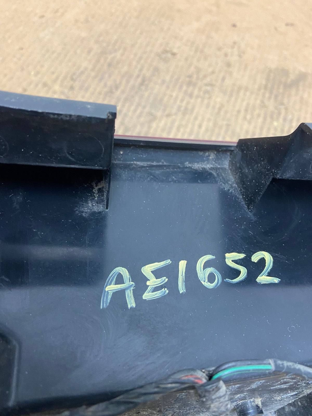 2004 to 2010 Infiniti Qx56 Left Driver LH Side Tail Light AE1652 LK8