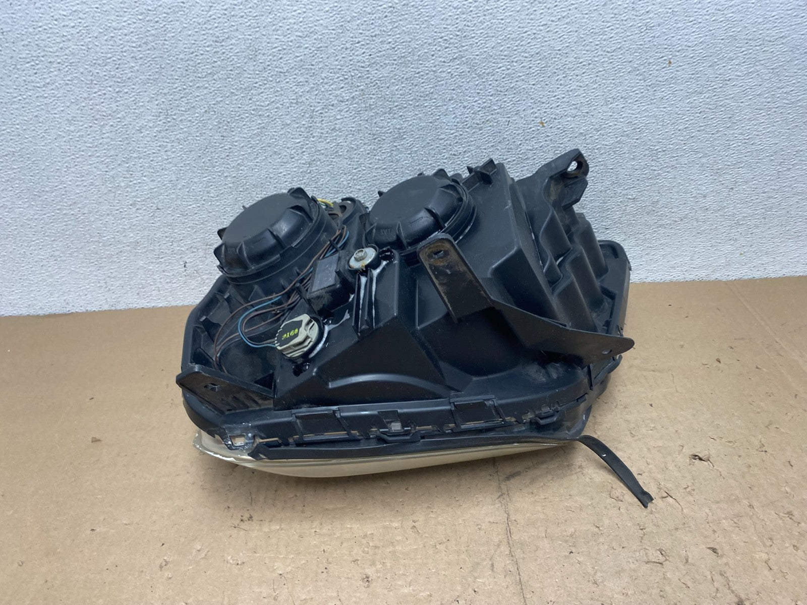 2010 to 2015 GMC Terrain Halogen Passenger Right Rh Side Headlight AG5550 DW5
