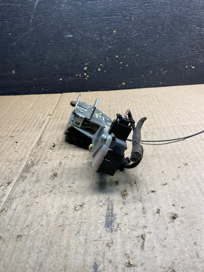 2008 to 2010 Porsche Cayenne Rear Trunk Window Latch Lock Actuator AB0391  DG1