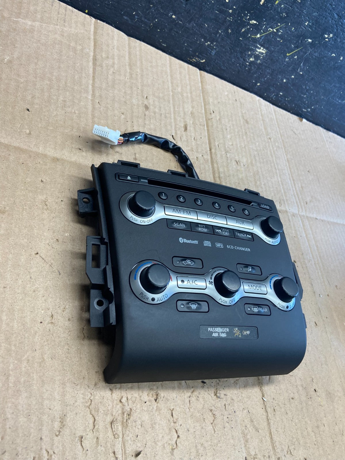 2011 - 2014 Nissan Murano AM FM Radio CD Climate Control Panel AA8086 DG2