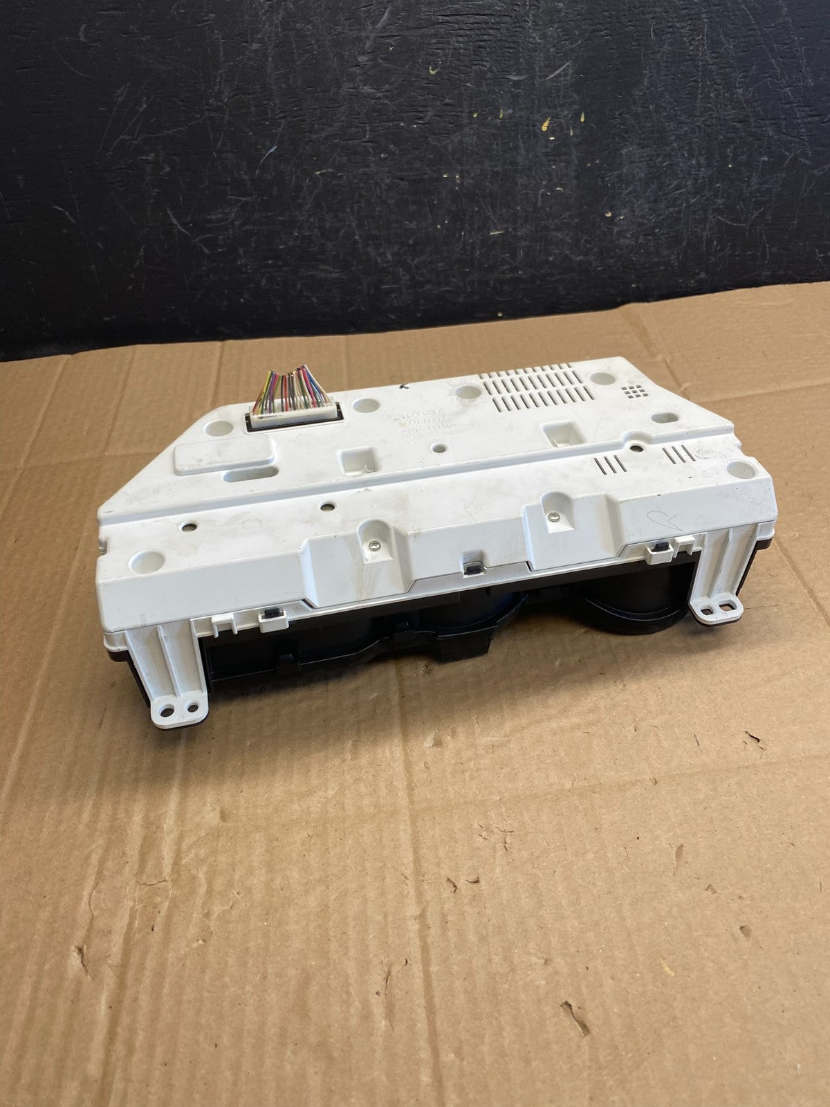 2009 2010 Toyota Matrix Speedometer Cluster Gauge AC9361 DG6