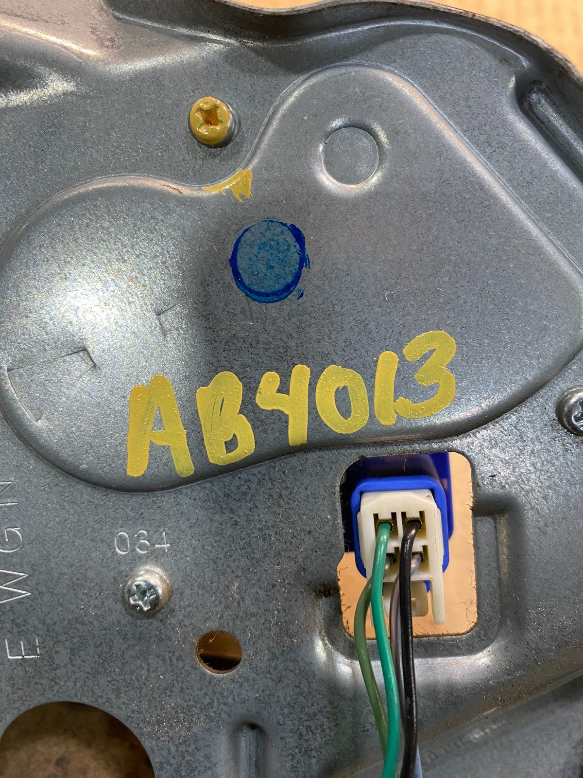 2010 to 2014 Subaru Outback Rear Windshield Wiper Motor AB40136