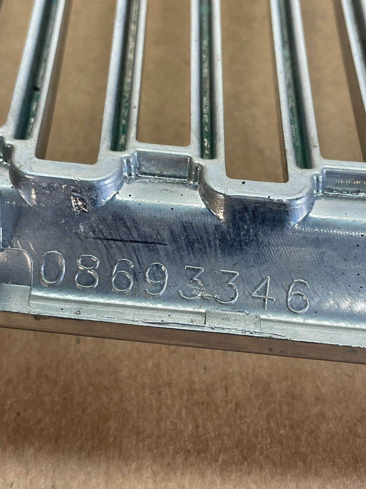 2001 to 2004 Volvo V70 Front Upper Grill Grille AG0861 DG4