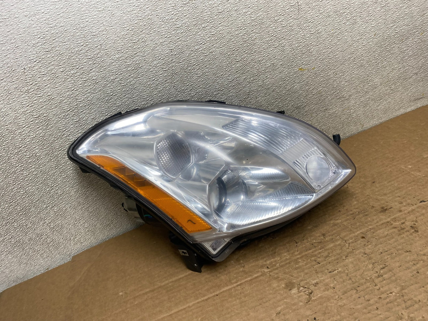 2004 2005 2006 Nissan Maxima Right Passenger Side Headlight Xenon HID Z2807 DW2