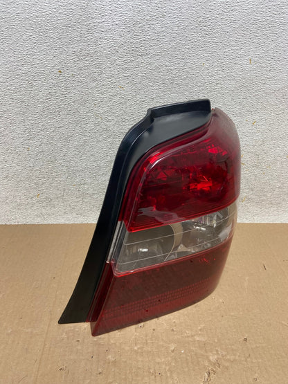 2004-2007 Toyota Highlander Right Passenger RH Side Tail Light DEPO AI1195 LK2