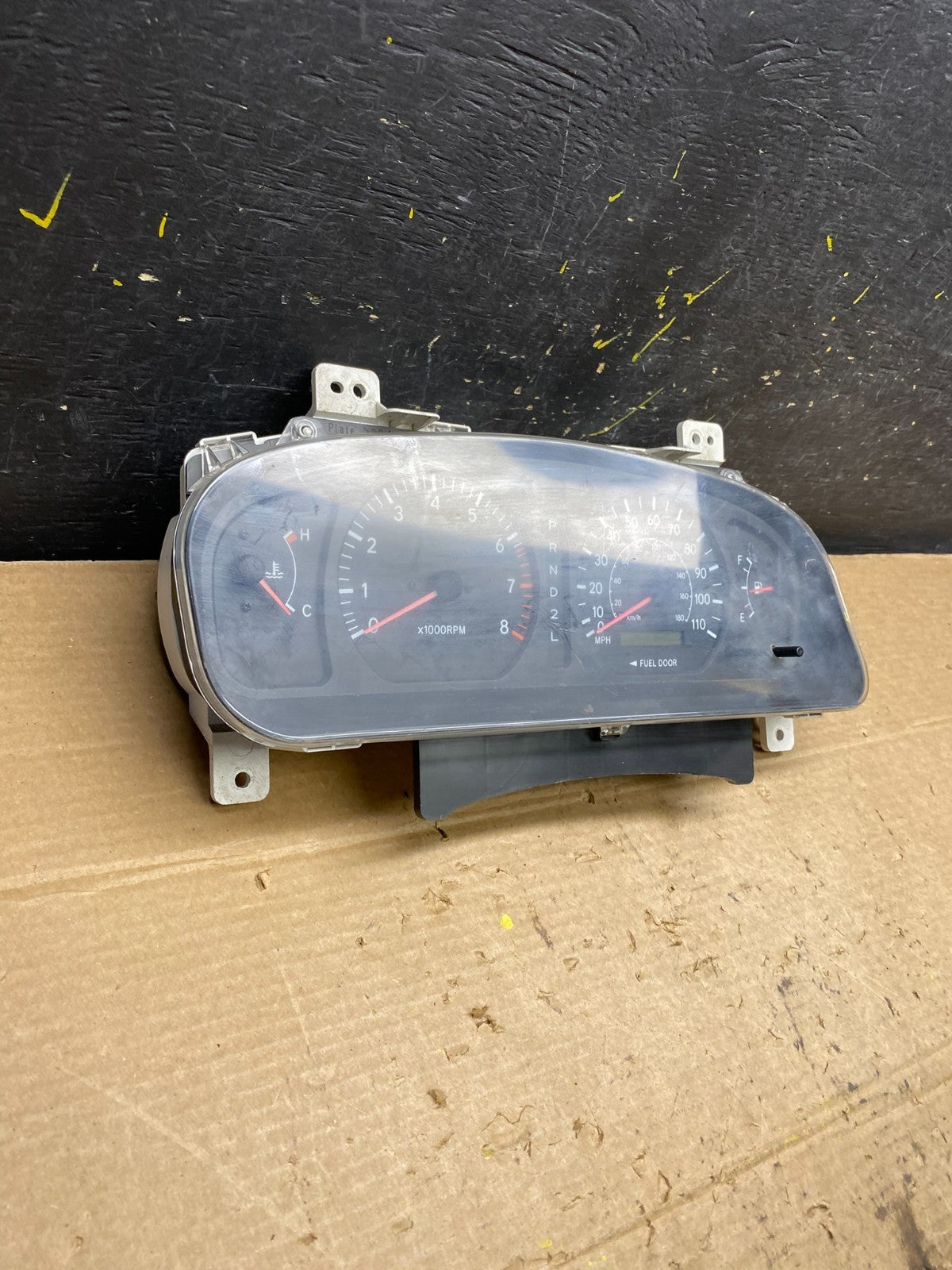 1998 1999 2000 Toyota Sienna Speedometer Cluster Gauge OEM W9588 DG2