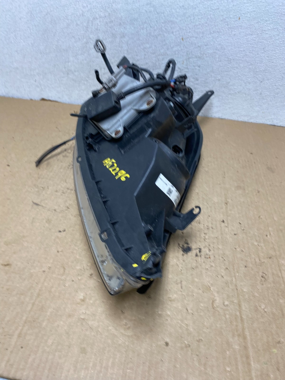 2004-2005 Toyota Sienna Left Driver LH Side Xenon Headlight AG2296 DW8
