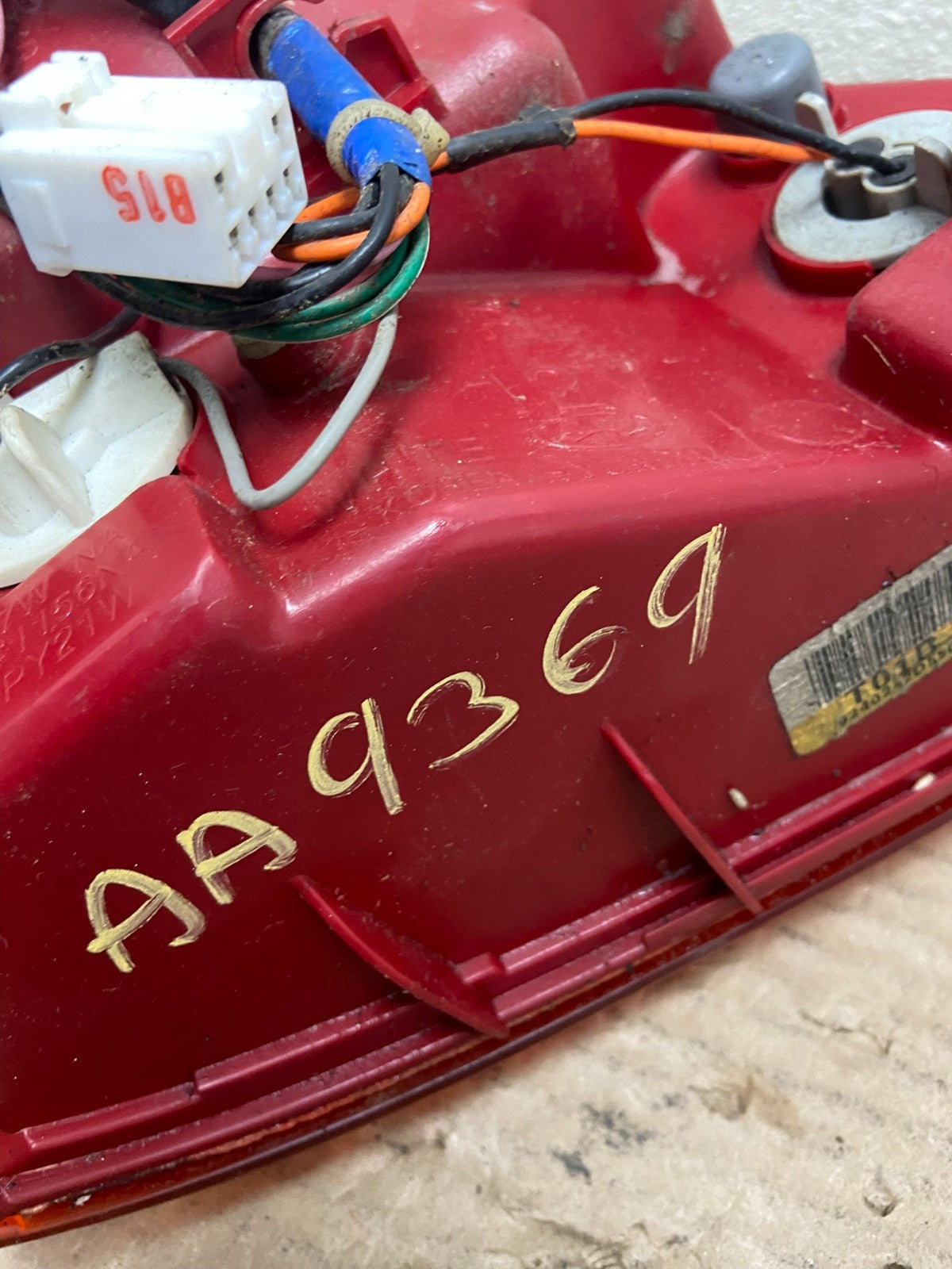2004 2005 2006 Hyundai Elantra Sedan Right Passenger Tail Light OEM AA9369 LK7