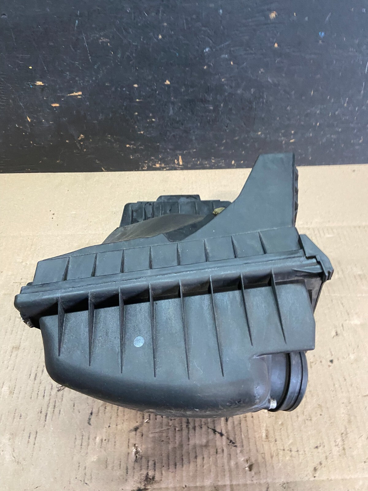 2002 to 2008 BMW 7 E65 E66 750Li 750i Right Side Air Cleaner Intake Box o0594 DG1