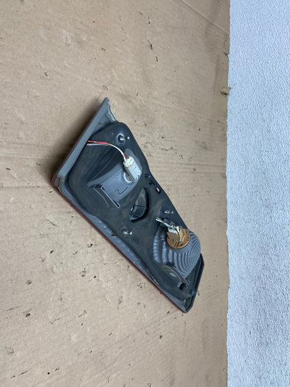 2000-2001 Toyota Camry Tail Light Right Passenger Rh Side Inner AE9218 LK5