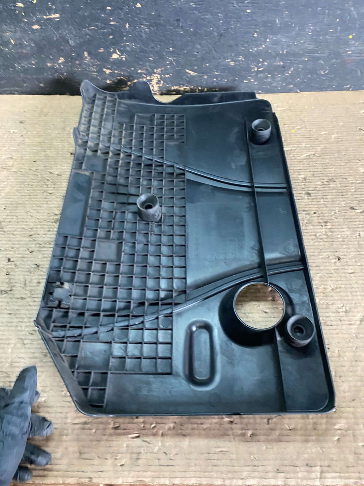 2004 to 2006 Mazda 3 DOHC 16 VALVE Engine Shield Top Cover Oem s3671 DG7