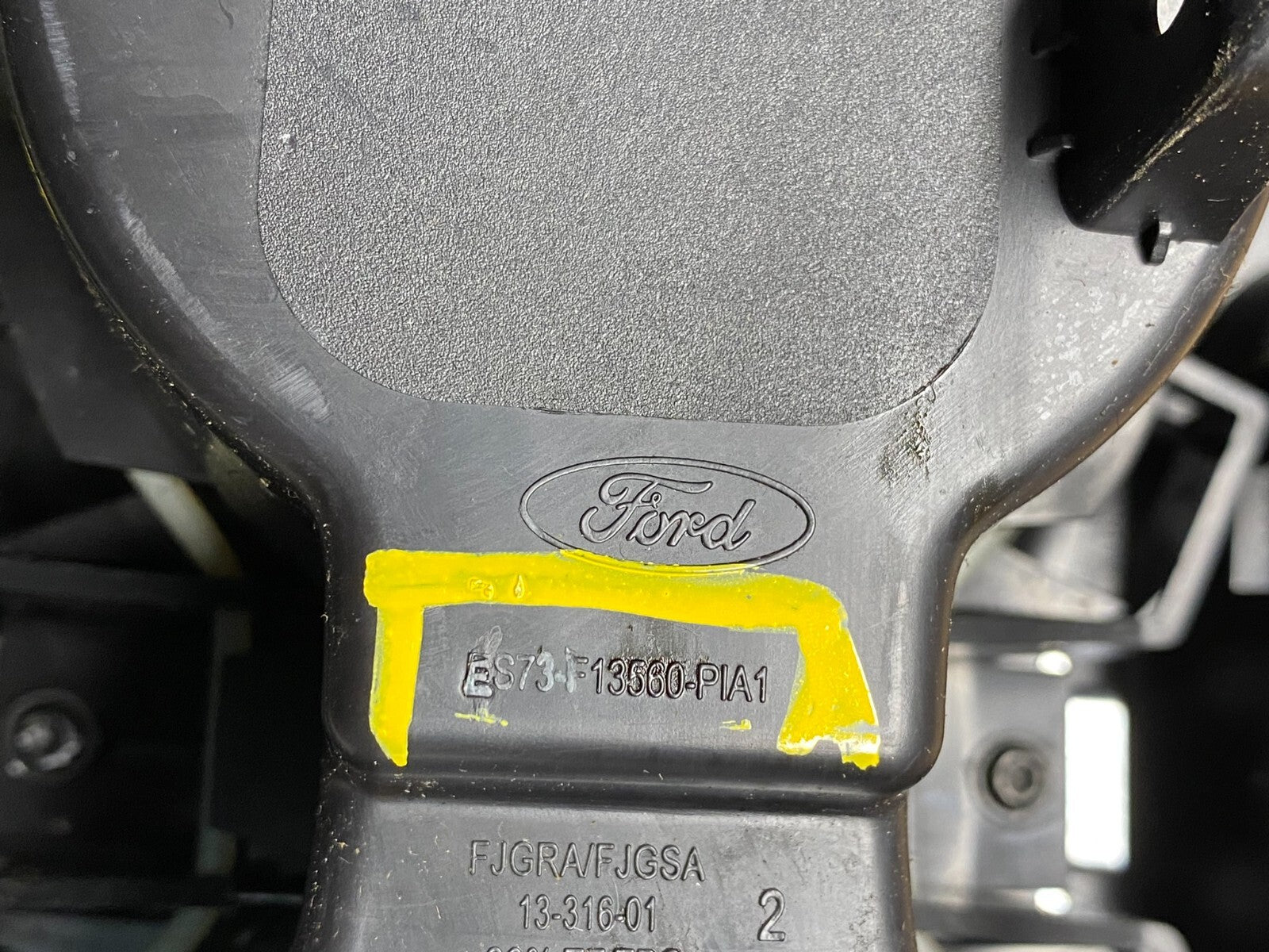 2013 to 2016 Ford Fusion Front Center Console Cup Holder Cupholder N5356 DG6