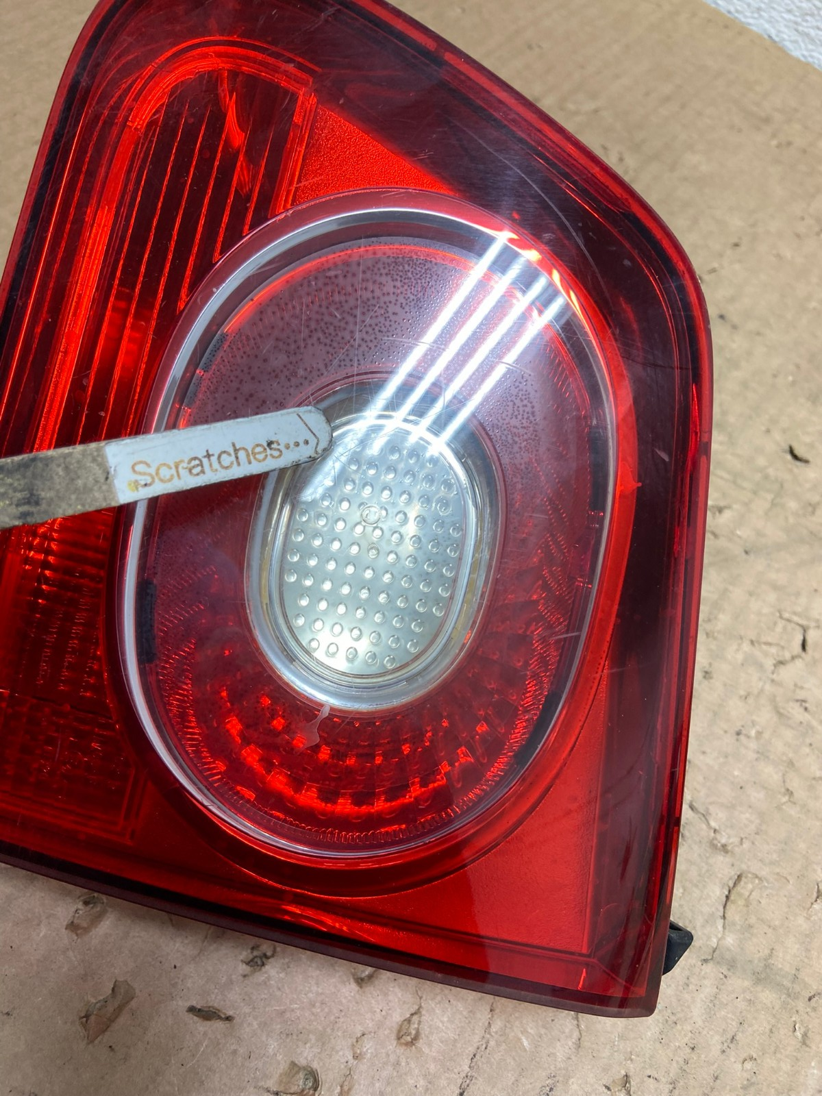 2009-2011 Volkswagen Tiguan Right Passenger Side Inner Tail Light AF4836 LK3