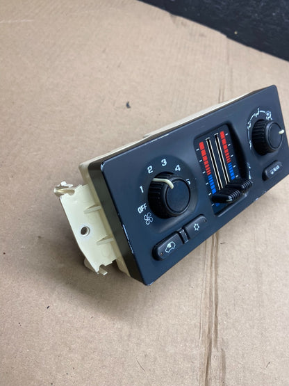 2003-2006 GMC Chevrolet Envoy Trailblazer Climate Control A/C Panel AE4341 DG3