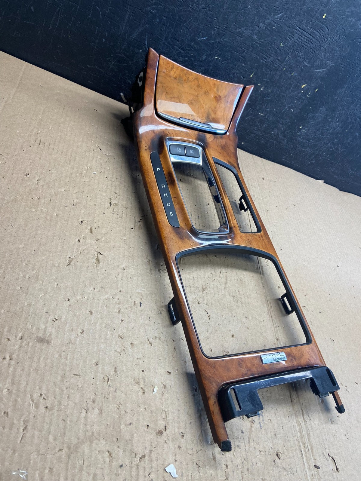 2013 to 2016 Lincoln MKS Front Center Console Shifter Bezel Trim ae3963 DG2