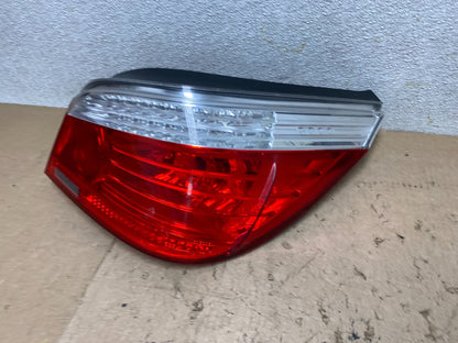 2008 2009 2010 BMW 5 525i 530i Right Passenger Rh Tail Side Light Oem W9407 DW1