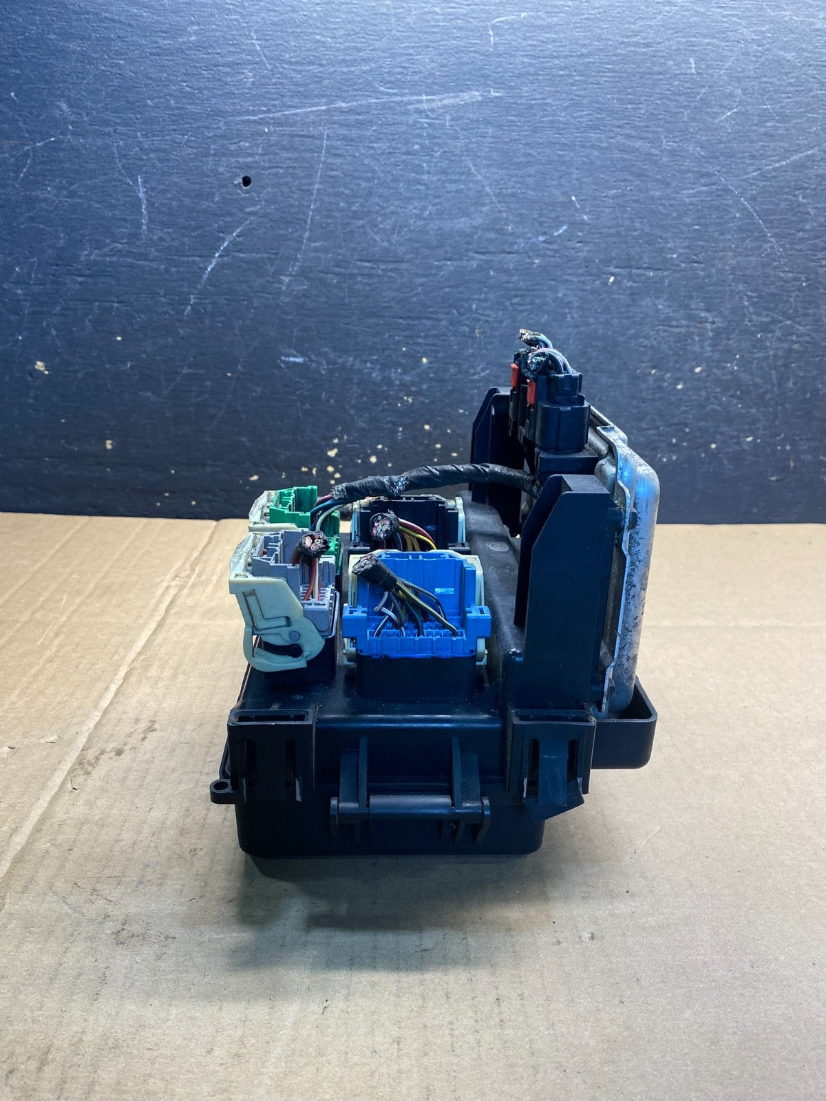 2005 Dodge Charger  Fuse Box Body Control Module BCM aa7612 DG3