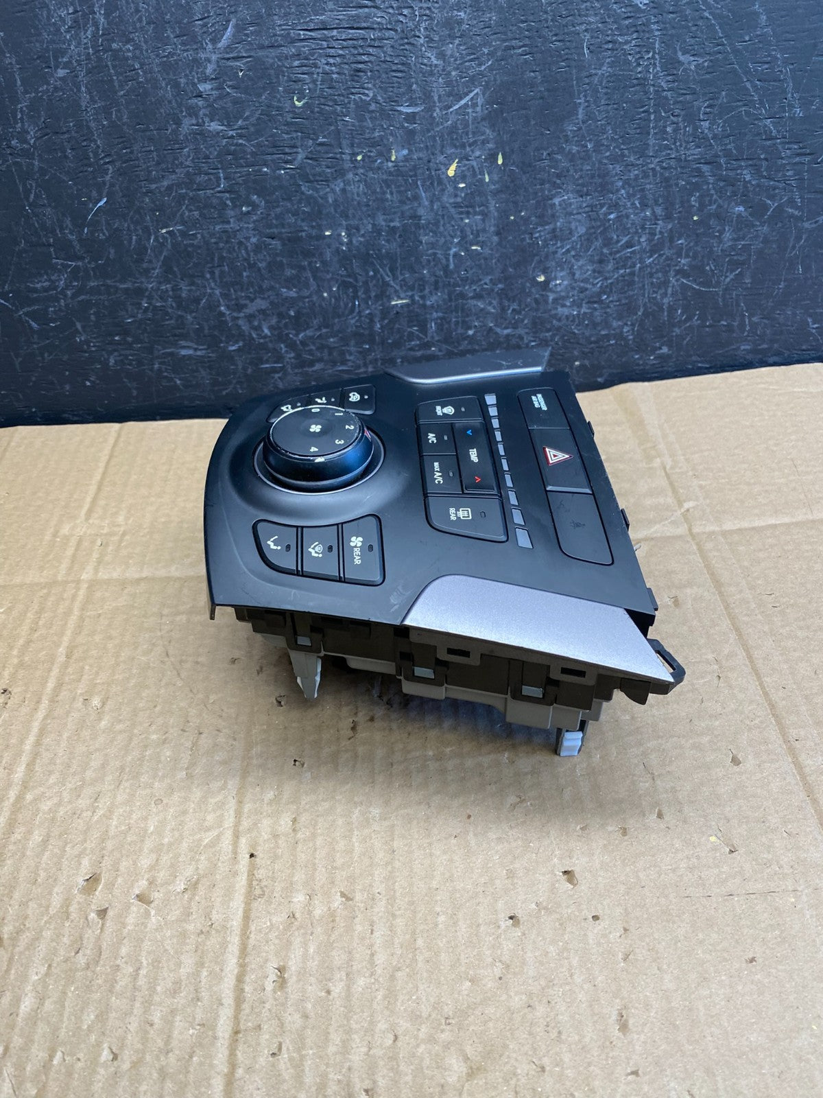 2017 to 2018 Hyundai Santa Fe Automatic Climate AC Heater Control ac9430 DG2
