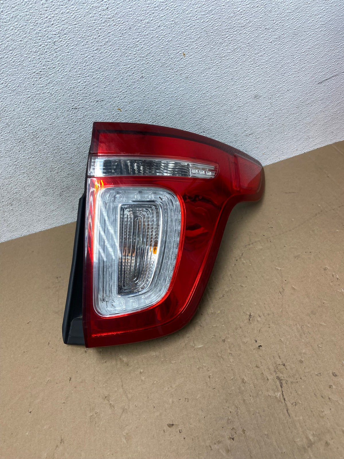 2011-2015 Ford Explorer Police Package Right Passenger Side Tail light AD7669 LK0