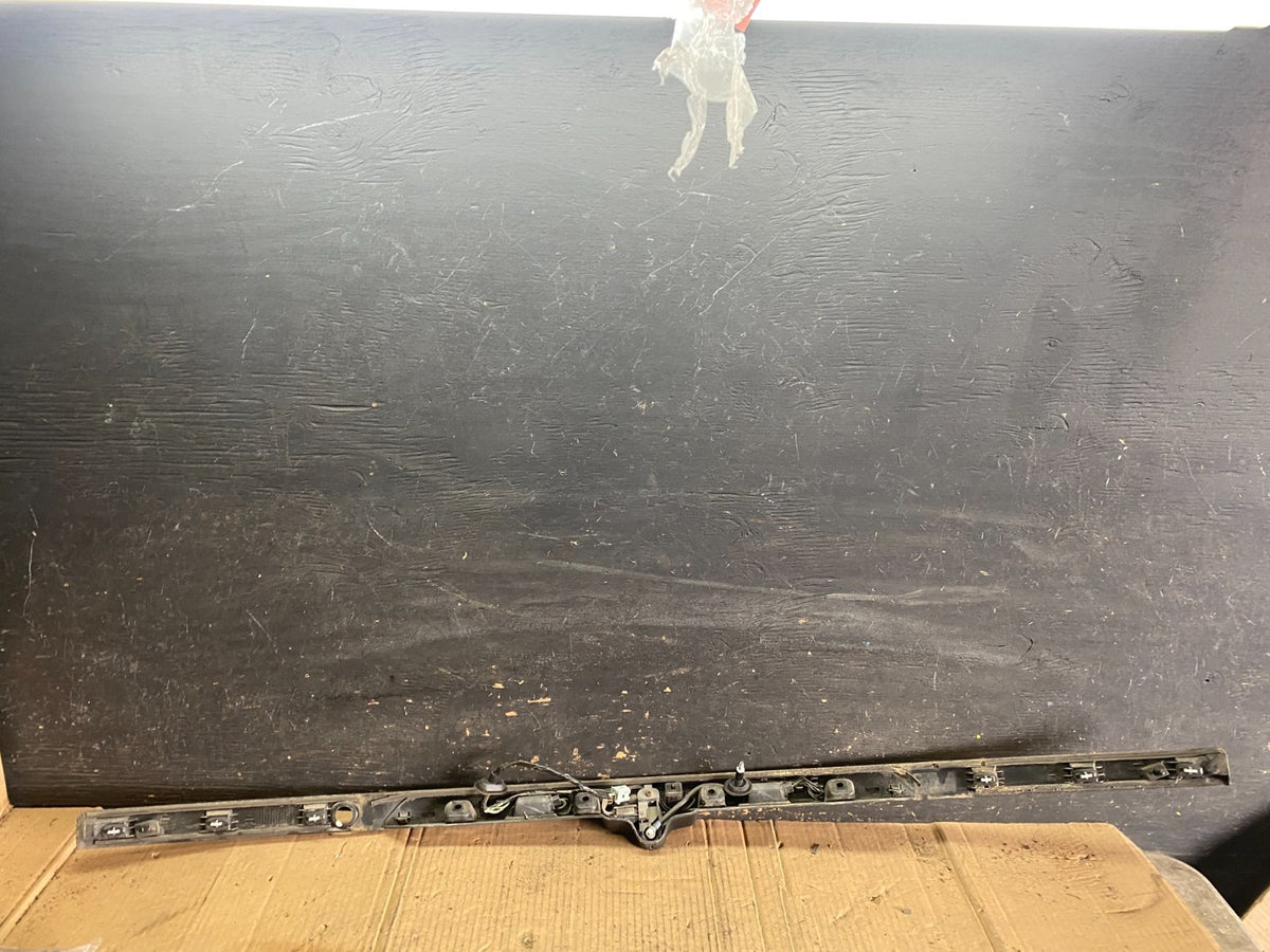 2016 2019 Ford Explorer Interceptor Rear Tailgate Molding With Camera S6021 DG4