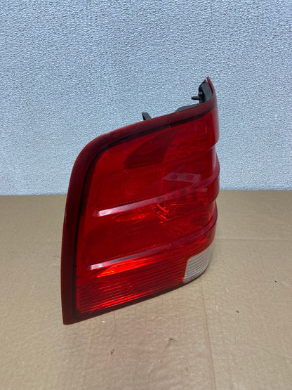 2003 2004 2005 2006 Ford Expedition Left Driver Lh Tail light OEM AB6090 LK2