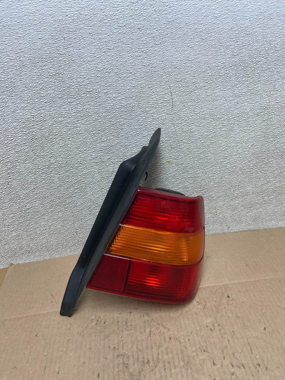 1991 to 1995 Volvo 940 960 Right Passenger RH Side Tail Light Oem Z3784 DW0
