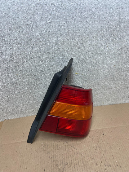 1991 to 1995 Volvo 940 960 Right Passenger RH Side Tail Light Oem Z3784 DW0