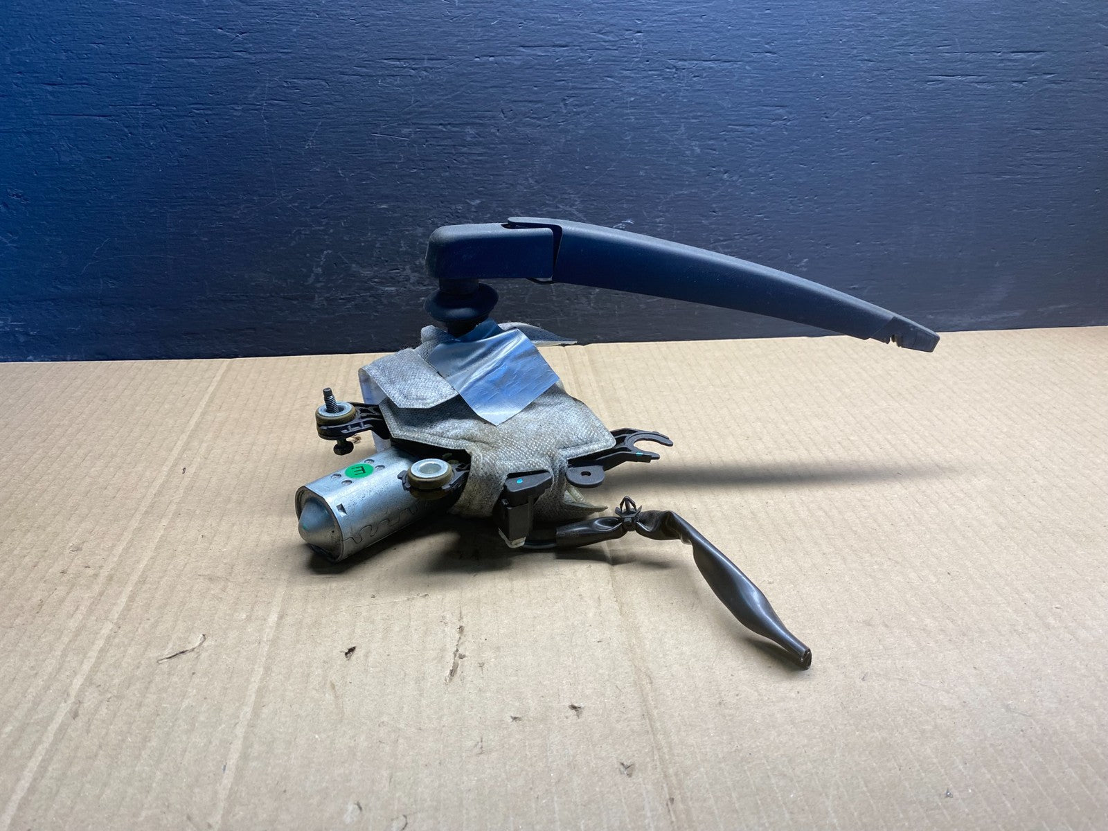 2017 to 2021 Nissan Rogue Rear Windshield Wiper Motor OEM AC0868  DG1