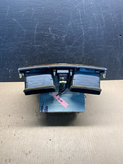 2004 to 2006 Lexus ES330 Es300 Radio Receiver Tape CD Air Vent AG5988 DG3