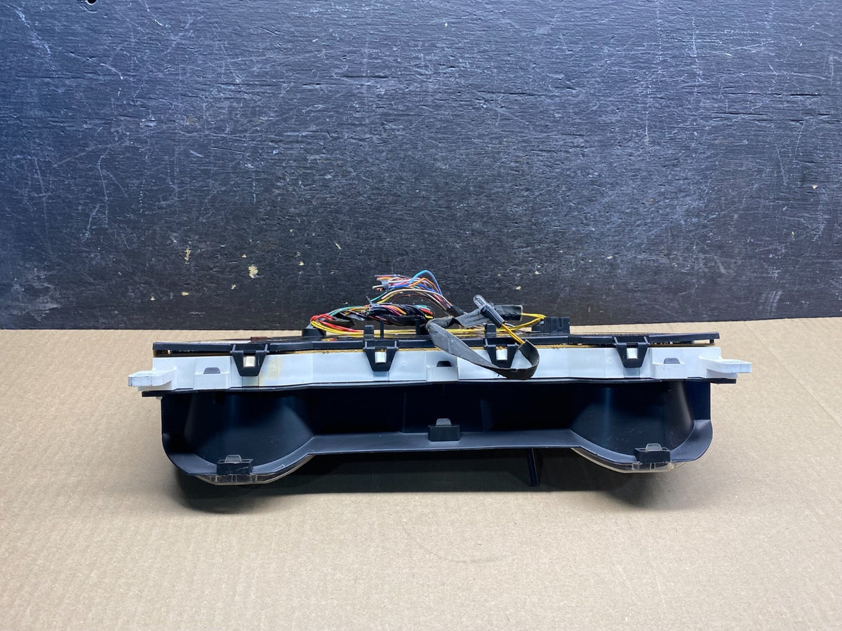 2002-2004 Nissan Xterra Frontier Cluster Speedometer Instrument AI4934 DG4