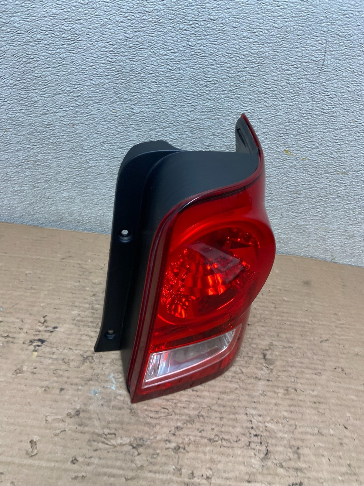 2008 2011 Mazda Tribute Right Passenger Rh Side Tail Light AA9549 DG2
