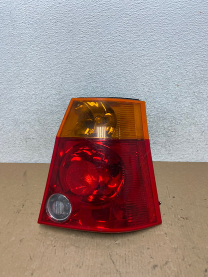 2004 to 2006 Chrysler Pacifica Right Passenger Rh Side Tail Light AD8051 LK0