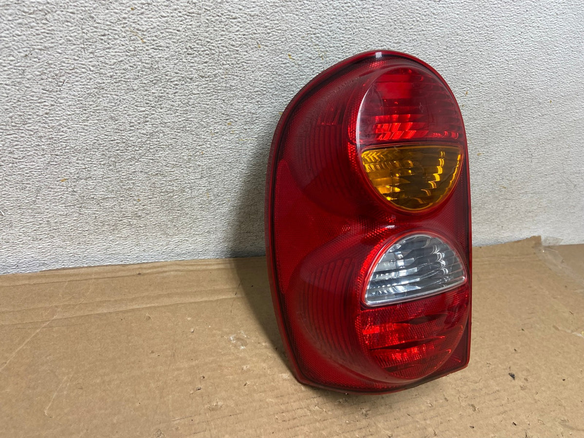 2002 2003 2004 Jeep Liberty Left Driver LH Side Tail Light AH8870 LK1