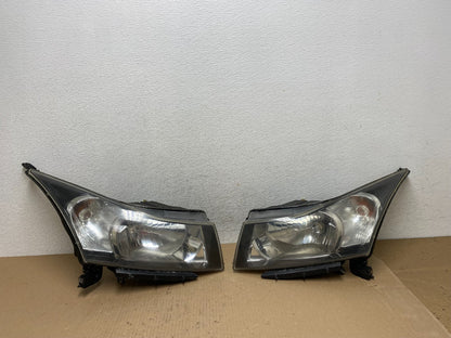 2011 to 2015 Chevrolet Cruze Halogen Left+Right Set Headlights AE7282 DW0